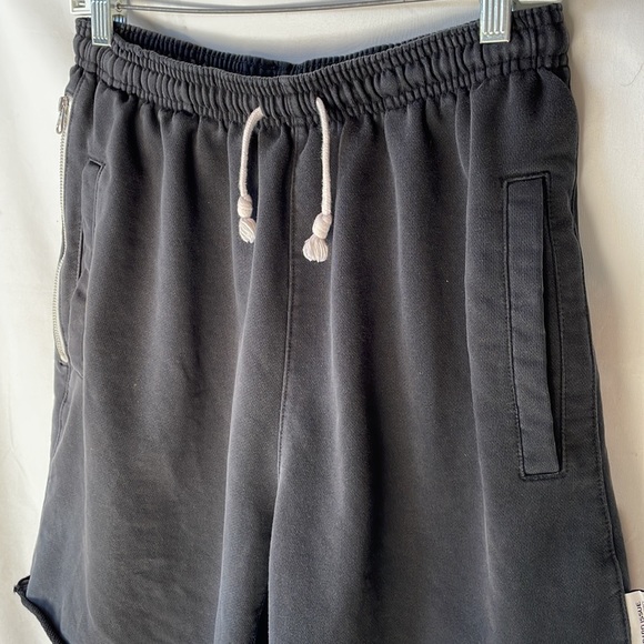 Nike Men's Standard Issue Basketball Athletic Shorts Black/White Size Medium - Picture 8 of 13